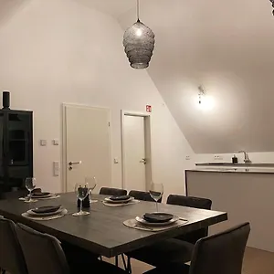 Apartment Oasis: Close To Munich - 4 Bedrooms - Kitchen